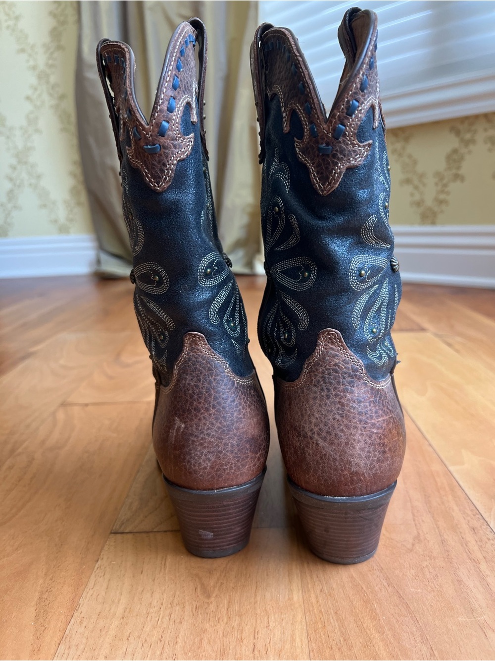 Women’s Size 8.5 Ariat Daisy Western Cowboy Boots - Picture 10 of 16